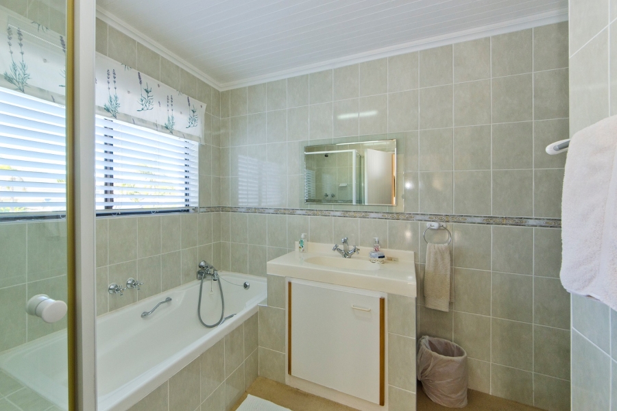 4 Bedroom Property for Sale in Leisure Isle Western Cape